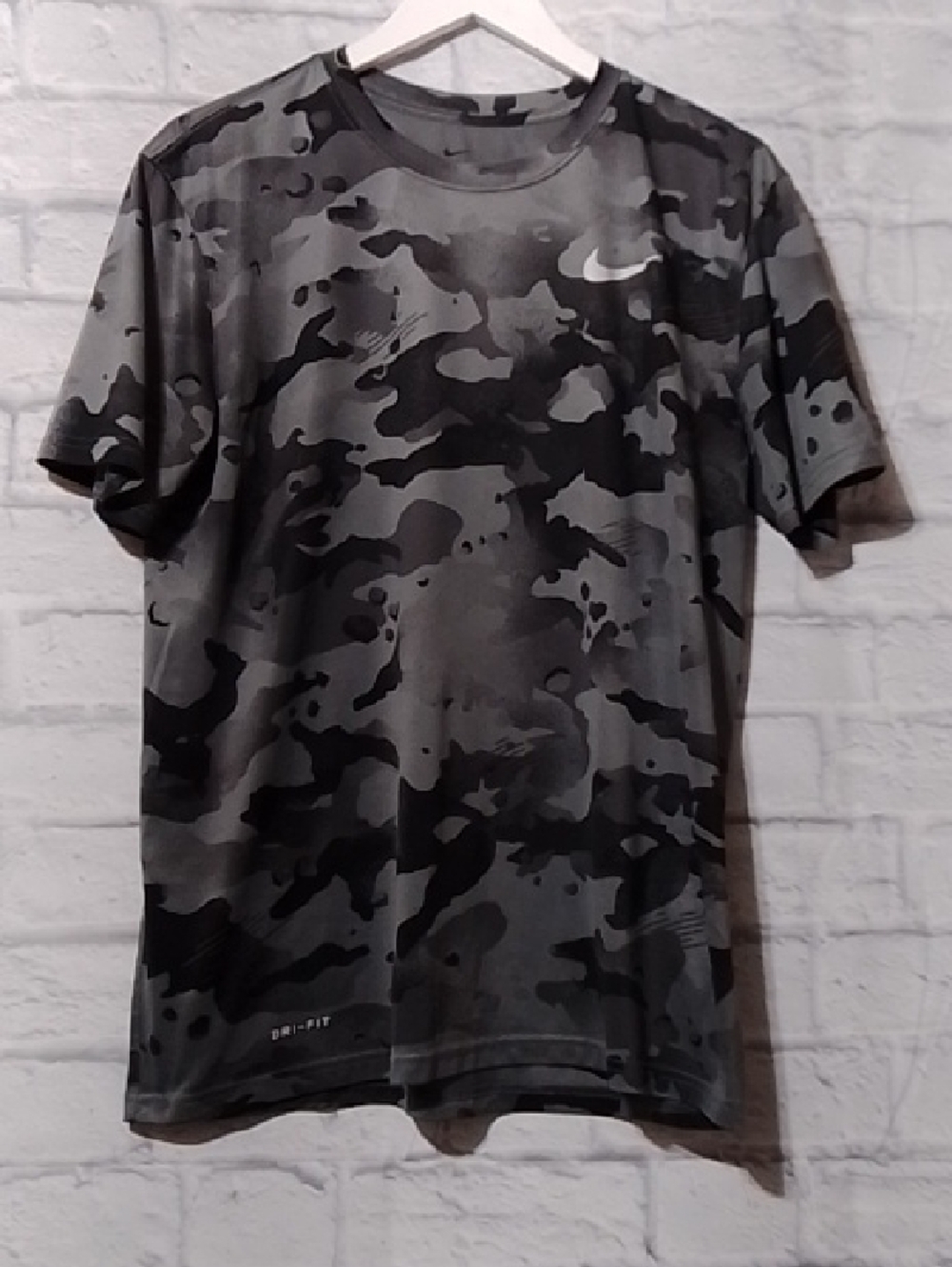 Nike Men's Short Sleeve Camo Dri-FIT Tee in Black and Gray